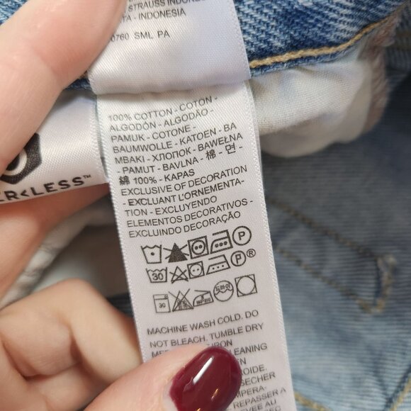 Levi's High Waisted Mom Jeans Light Wash Distressed Women's 29 - Picture 8 of 9